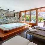 Sottovento Luxury Hospitality בורמיו